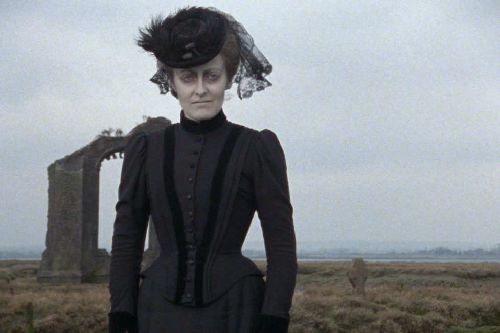 the woman in black (1989)