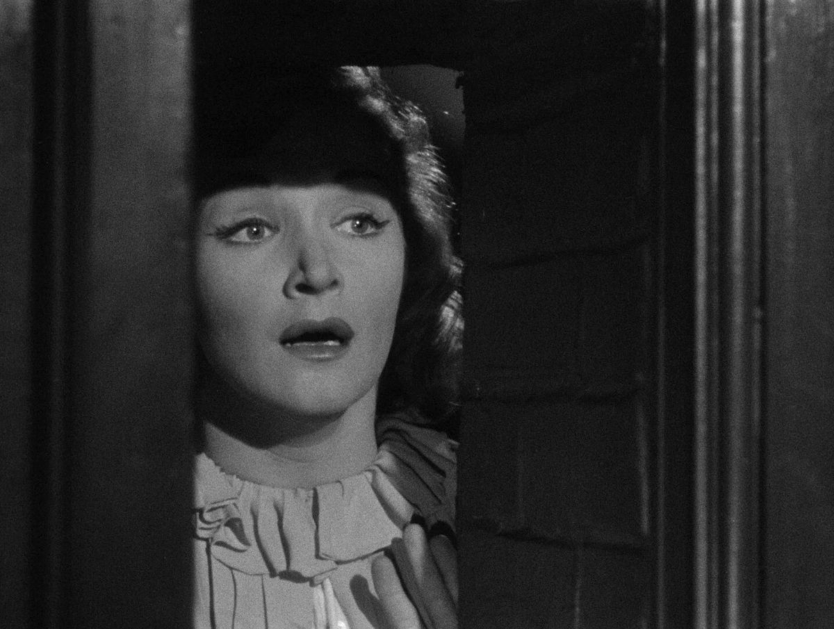 my name is julia ross