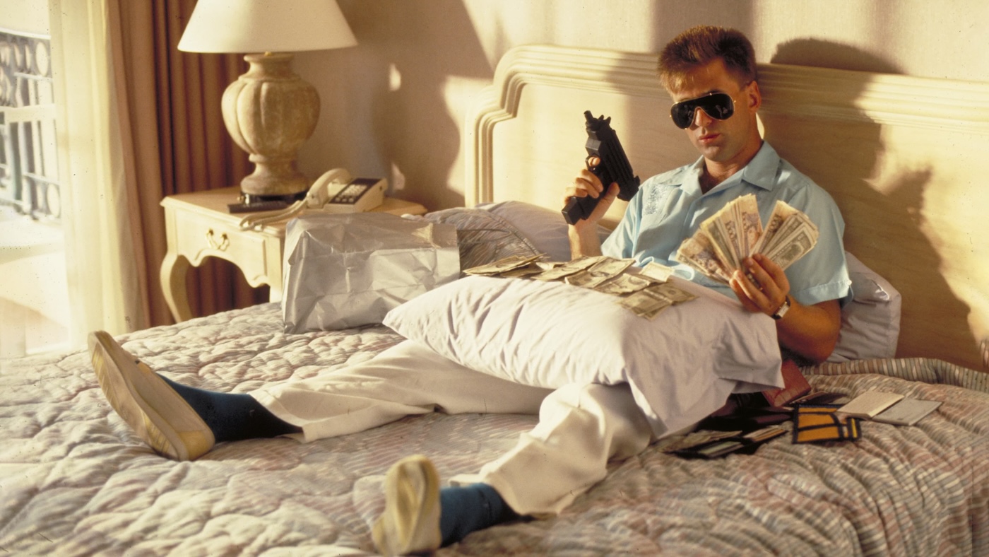 MIAMI BLUES (1990)